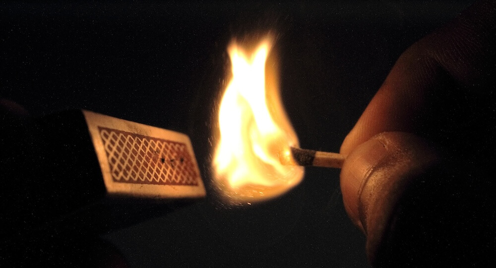 Reibungskraft: Erhitzung des Streichholzes durch Gleitreibung