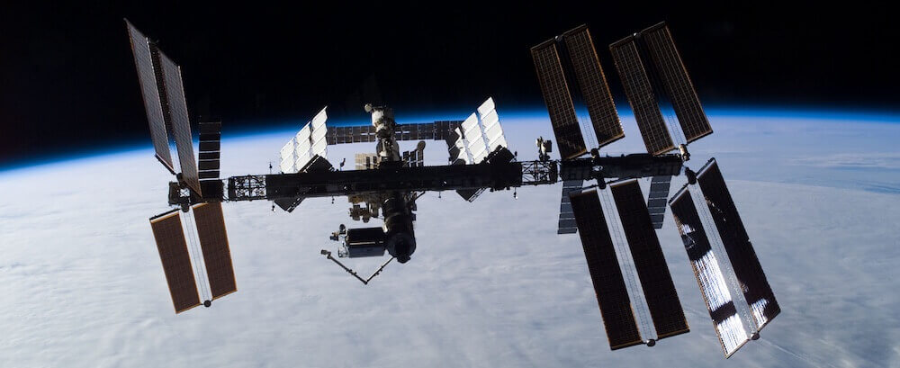 Zentripetalbeschleunigung (ISS)