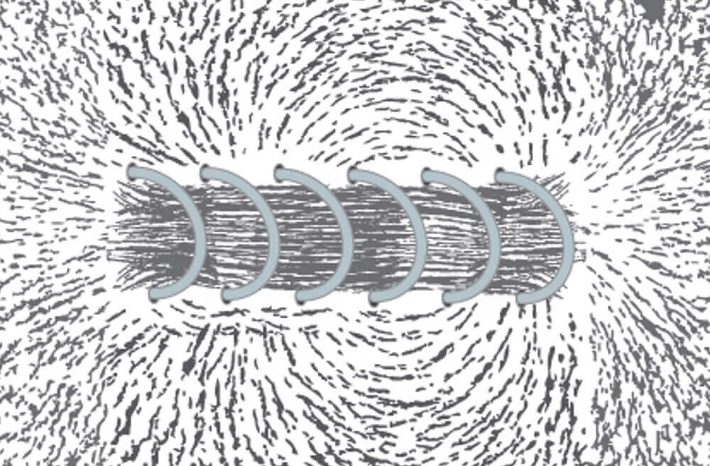 Feldlinien einer Spule mit Eisenfeilspänen