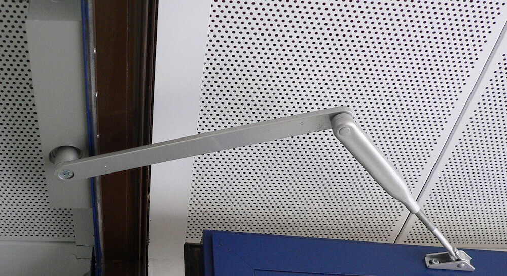 Gedämpfte Schwingung (Beispiel Türdämpfer)